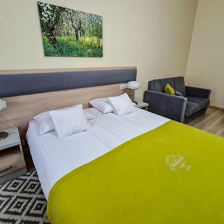 Antoninska Hotel & Apartamenty Leszno  Exterior foto