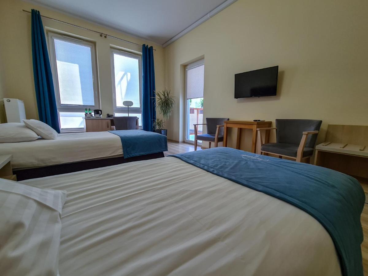 Antoninska Hotel & Apartamenty Leszno  Exterior foto