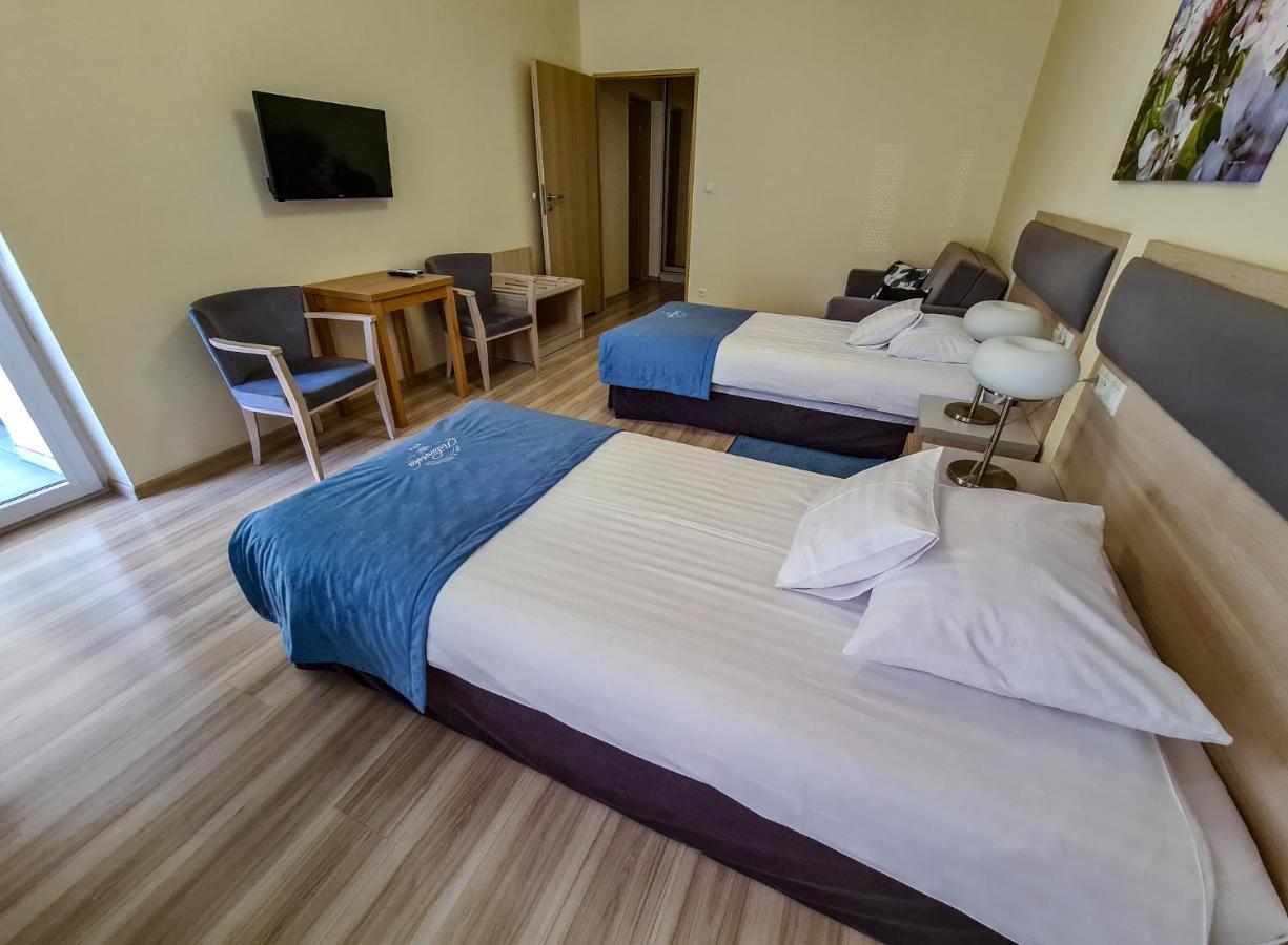 Antoninska Hotel & Apartamenty Leszno  Exterior foto