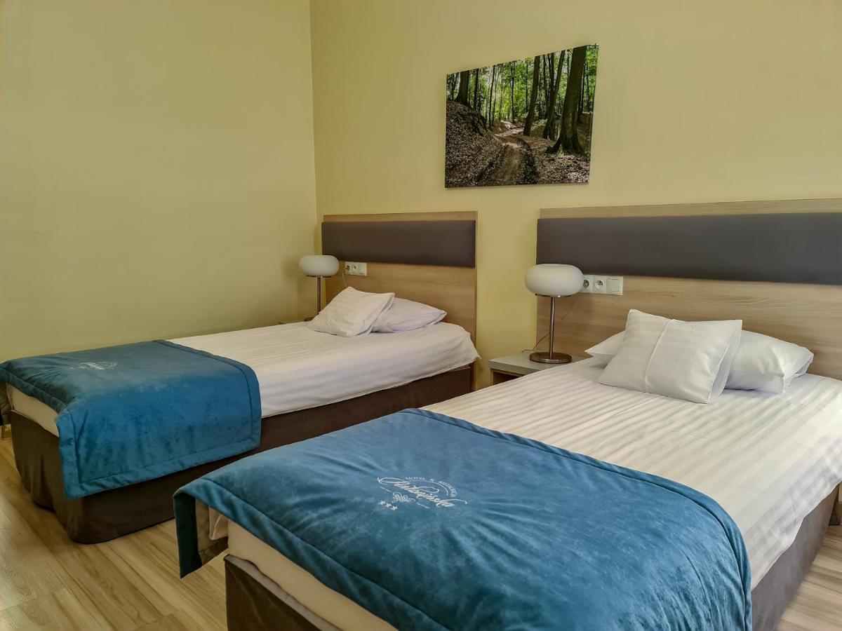 Antoninska Hotel & Apartamenty Leszno  Exterior foto