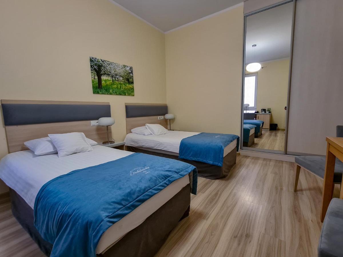 Antoninska Hotel & Apartamenty Leszno  Exterior foto