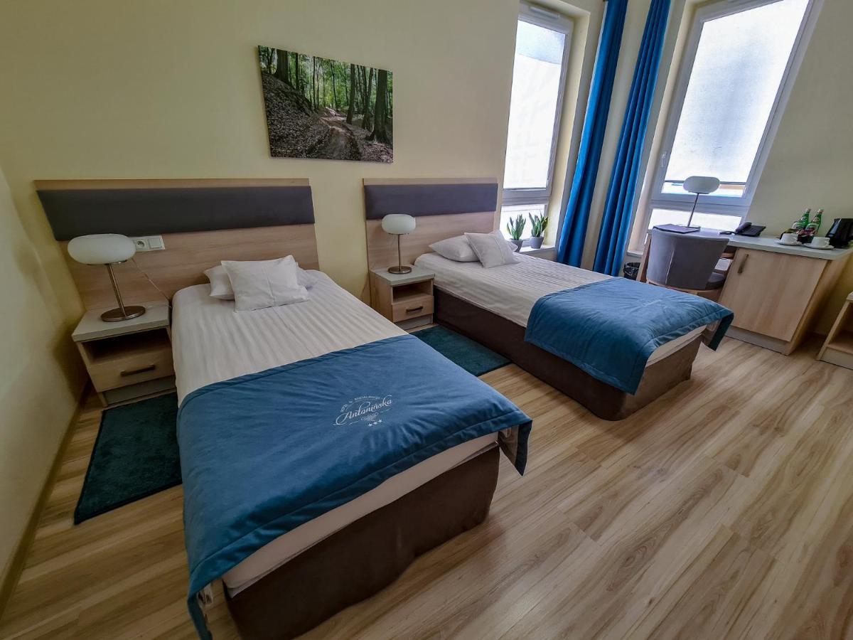 Antoninska Hotel & Apartamenty Leszno  Exterior foto