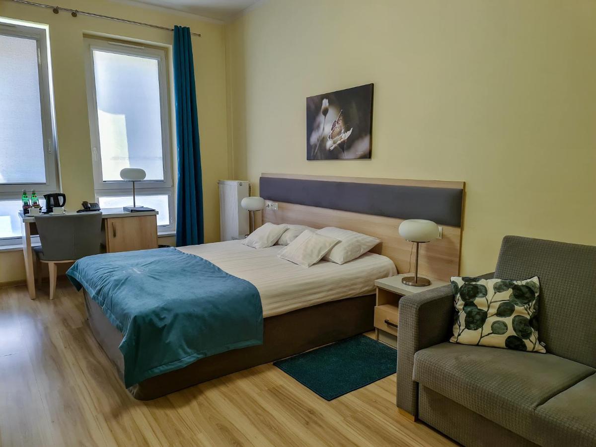 Antoninska Hotel & Apartamenty Leszno  Exterior foto