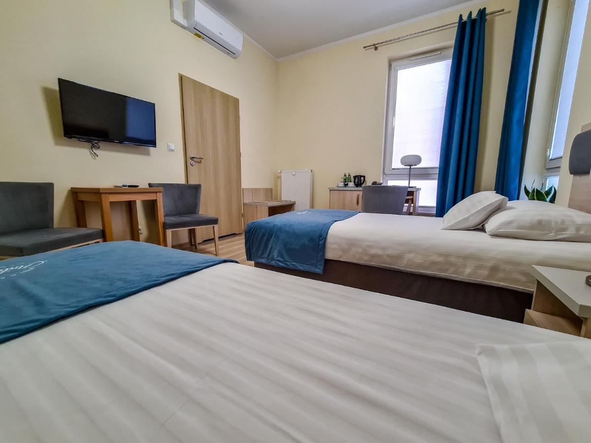 Antoninska Hotel & Apartamenty Leszno  Exterior foto