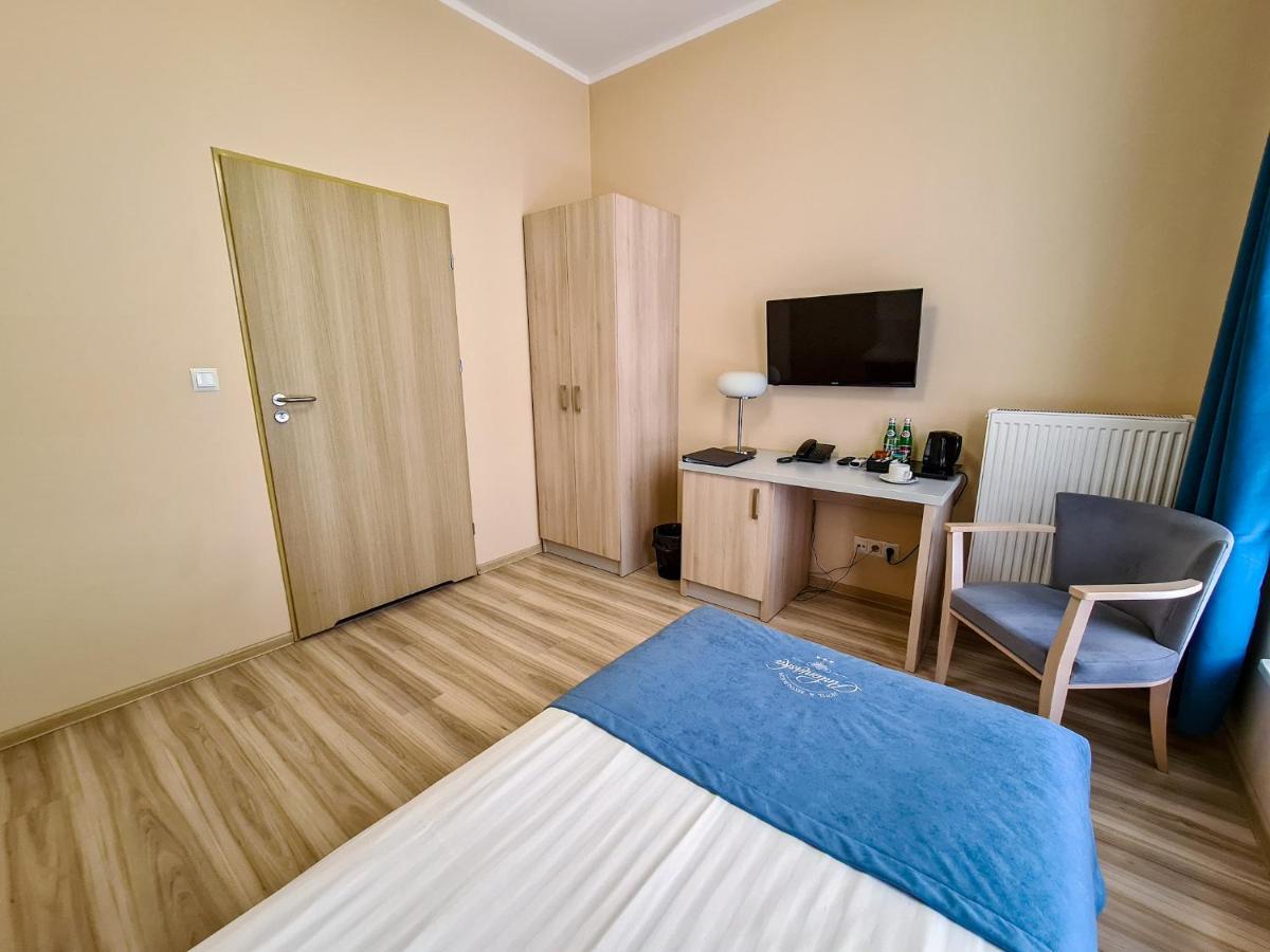 Antoninska Hotel & Apartamenty Leszno  Exterior foto